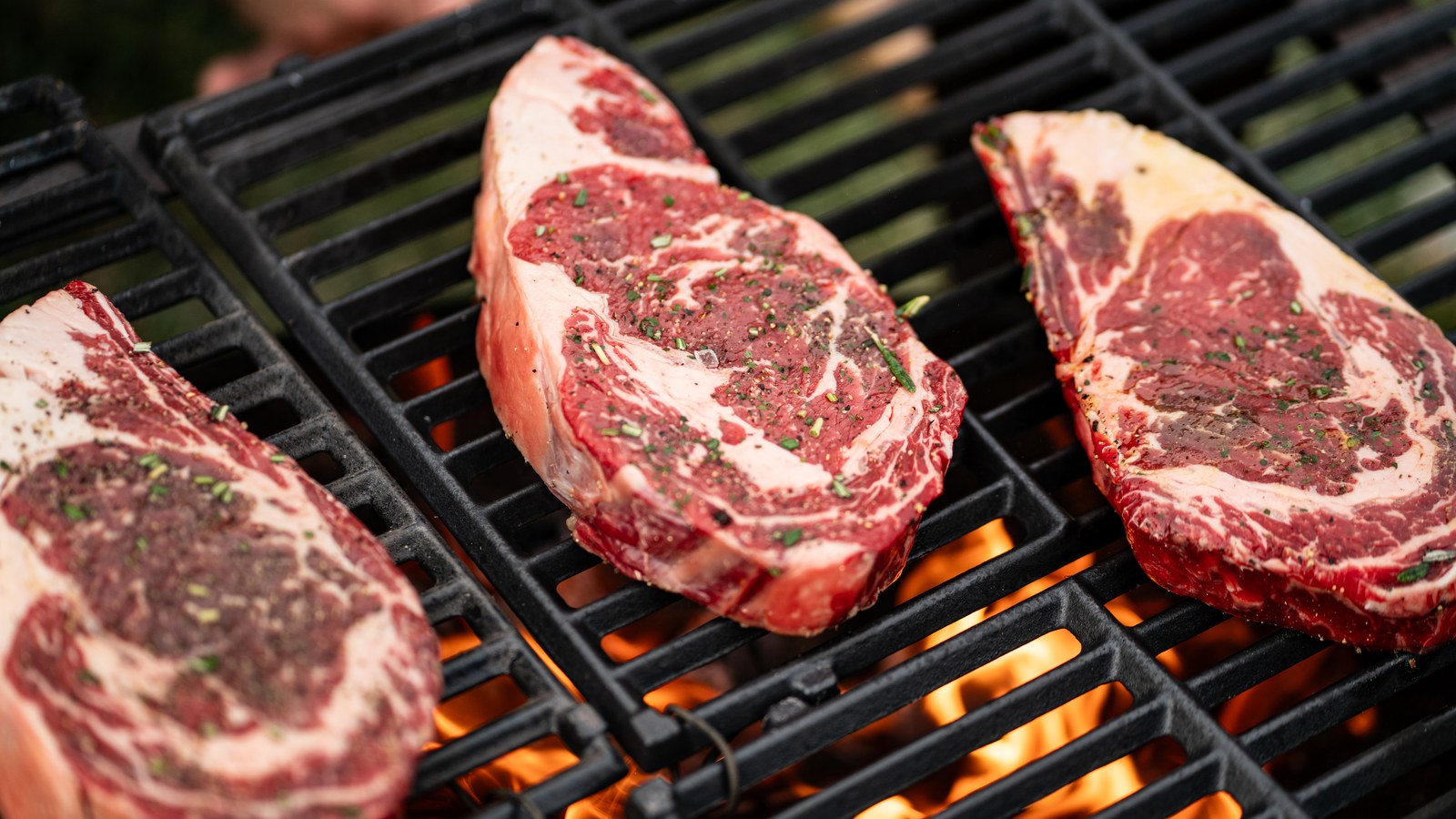 Forward Farms Choice Cuts Beef Box steaks